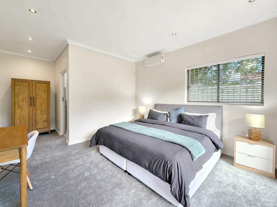 To Let 7 Bedroom Property for Rent in Camps Bay Western Cape